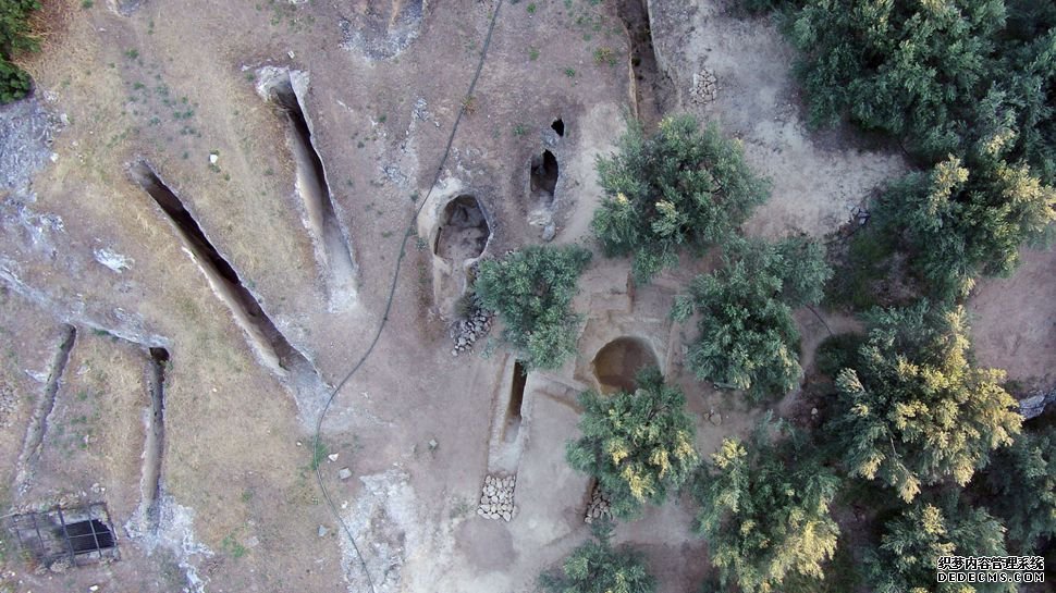 杏耀代理注册 盗墓者没有发现这些古希腊坟墓，里面有十几具骸骨