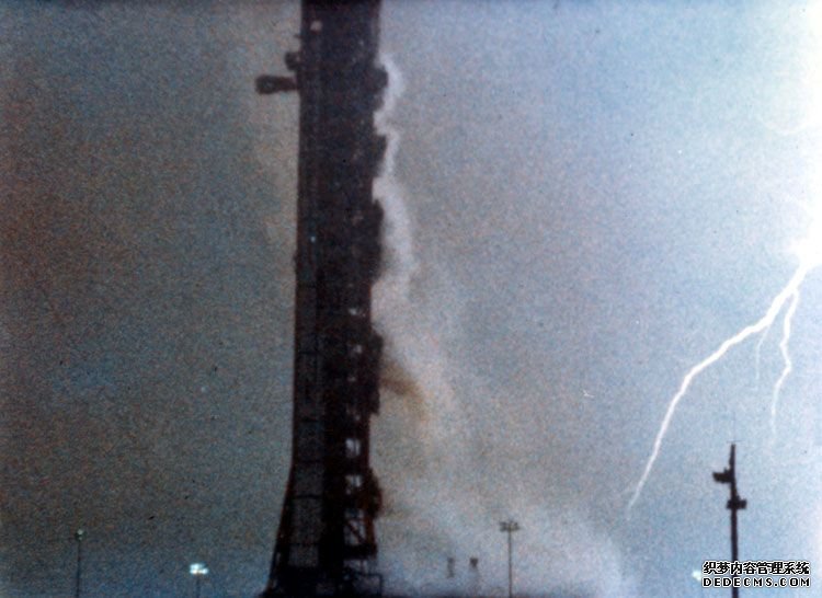 杏耀网址 闪电差点毁了阿波罗12号的任务