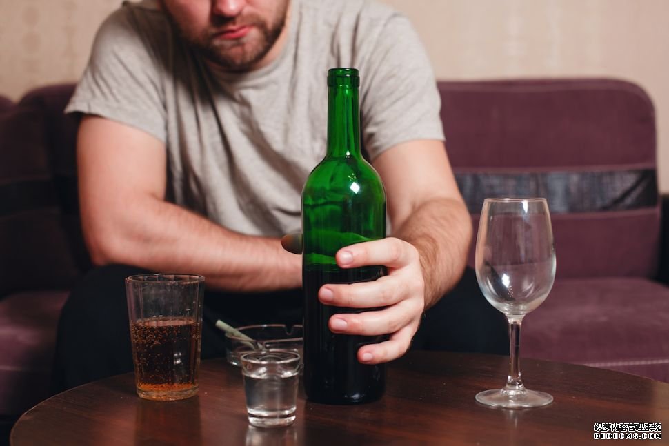 杏耀平台靠谱吗 根据科学研究，为什么人们喝醉后会变得刻薄