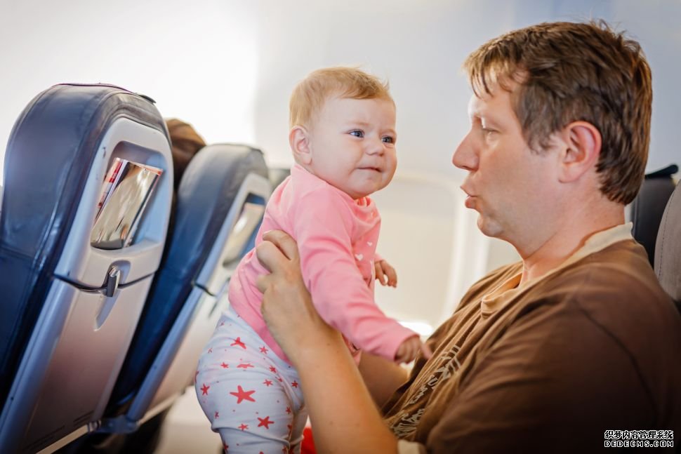 杏耀注册主管 为什么婴儿在飞机上哭?