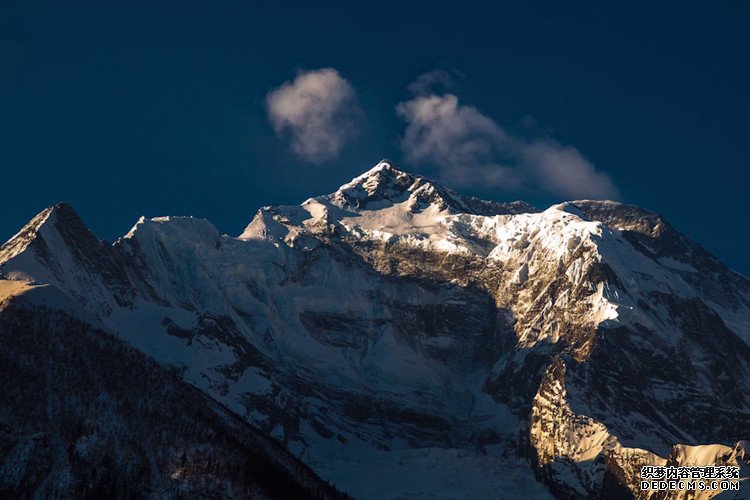 稳定杏耀亚历克斯·卡西夫的喜马拉雅山壮丽景色