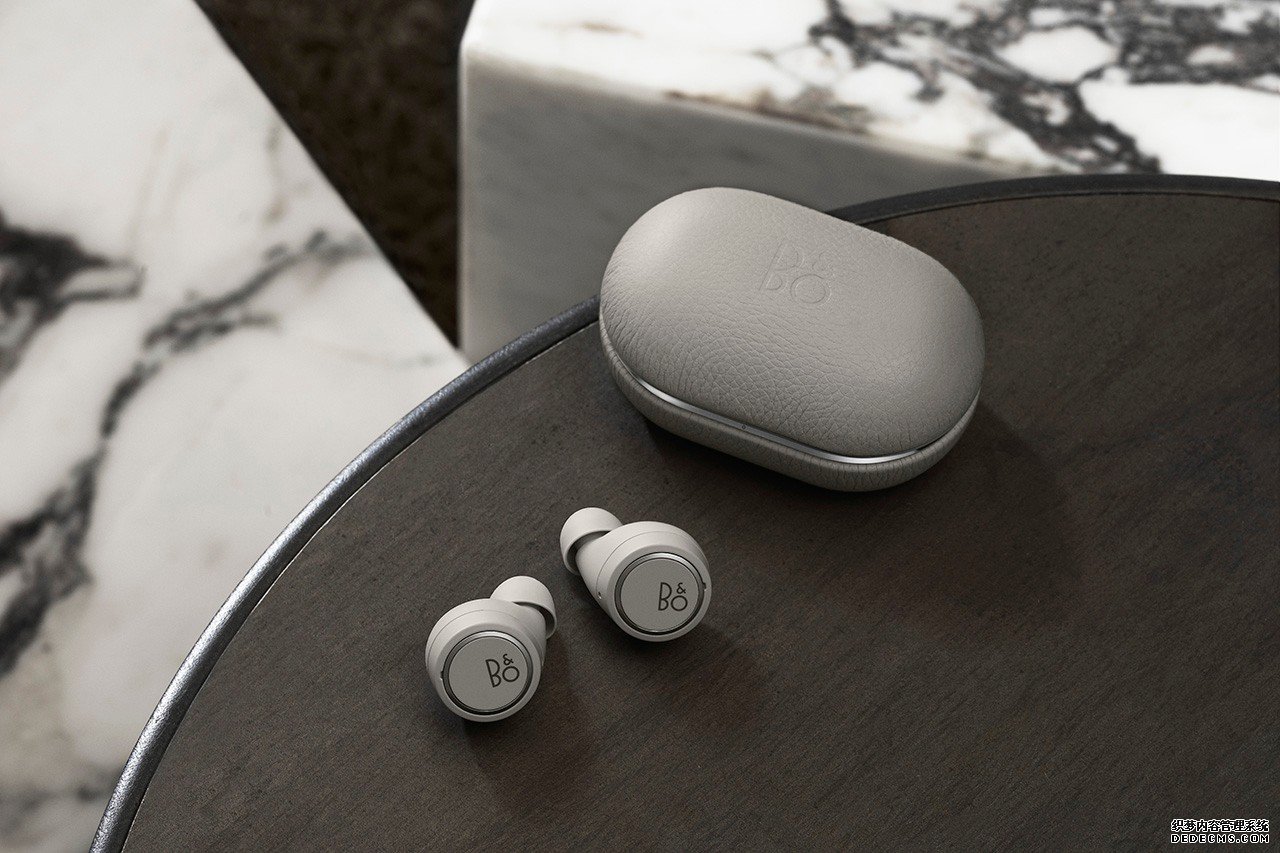 杏耀ylBang & Olufsen的Beoplay E8第三代耳机进行了极简主义的“灰雾”升级
