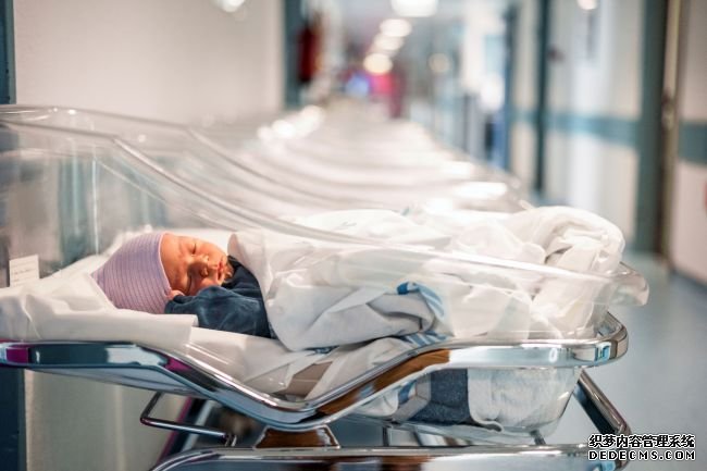 杏耀挂机中国有3名婴儿可能在子宫内感染了冠状病毒