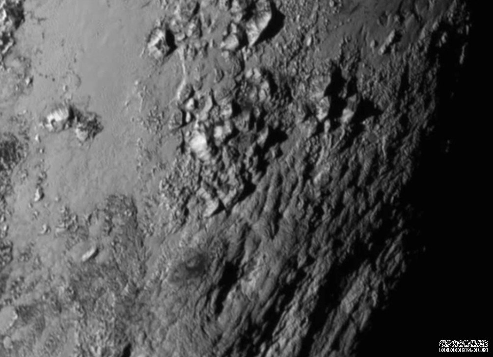 杏耀流水冥王星和冥卫一的最新特写给科学家们带来了难题