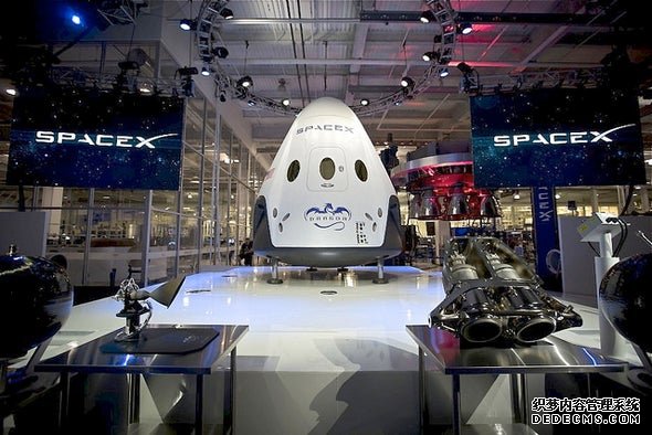 杏耀注册马斯克表示，SpaceX火箭爆炸可能是由支柱故障引起的