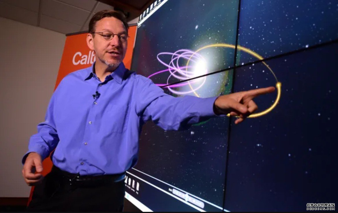 杏耀软件天文学家迈克·布朗在太阳系的外围