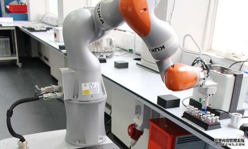 杏耀注册利物浦研究人员建造的机器人科学家已经发现了一种新的催化剂