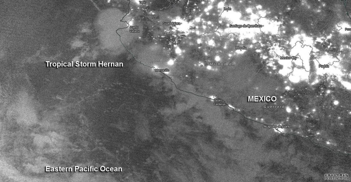 美国国家航空航天局和国杏耀移动客户端家海洋和大气局卫星拍摄的热带风暴埃尔南的夜景