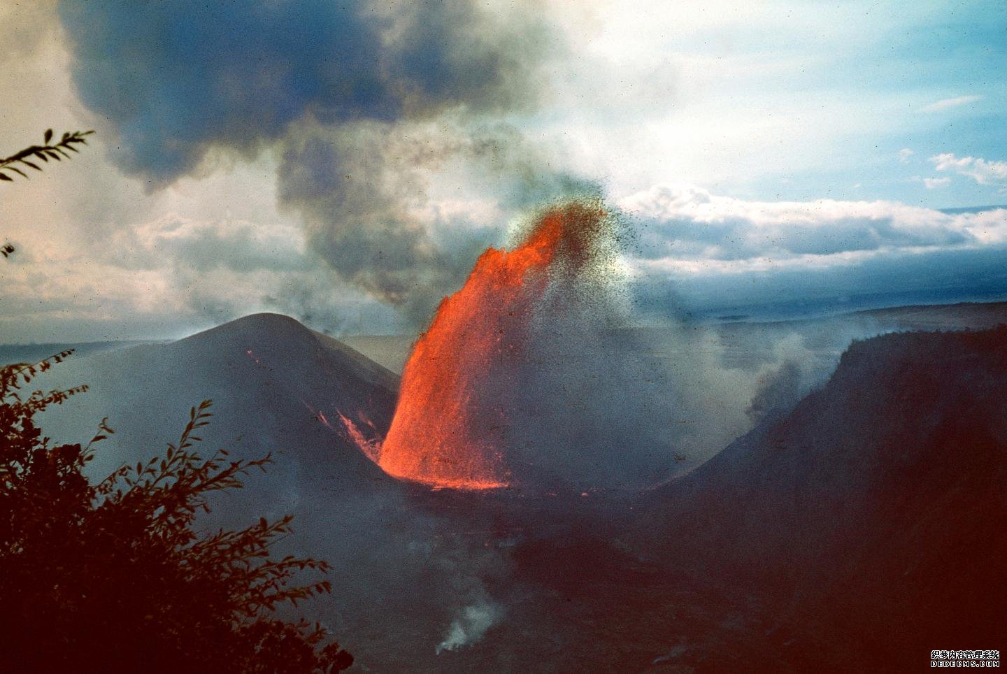 杏耀起源晶体可能有助于揭示隐藏的基拉韦厄火山的行为