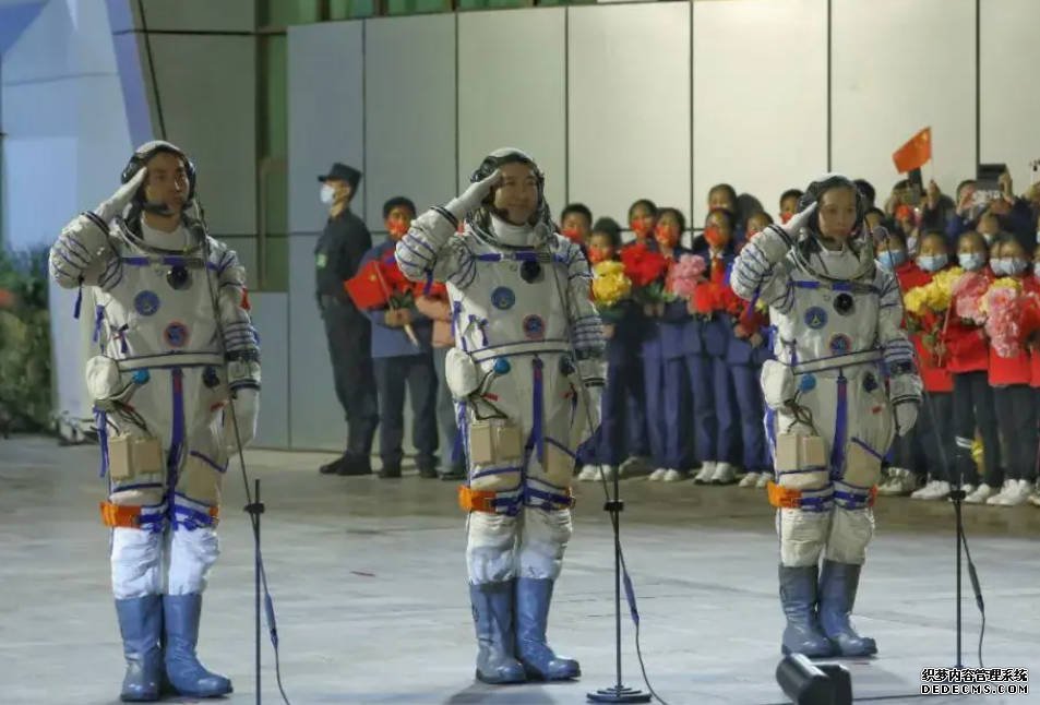 沐鸣在线登录太空“出差”归来 神十五乘组凯旋后恢复需要多久？