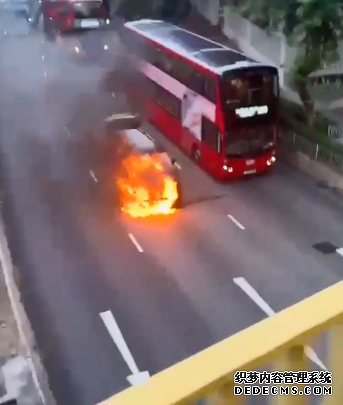 2号站代理荃灣私家車起火焚毀 司機及時逃生